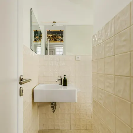 Villa Haus Abel - Pool, Parking And Garden In The Heart Of Lisboa