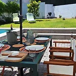 Haus Abel - Pool, Parking And Garden In The Heart Of Лісабон